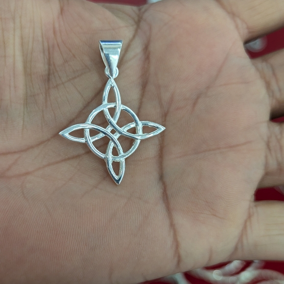 925 Sterling Silver Lucky pendant